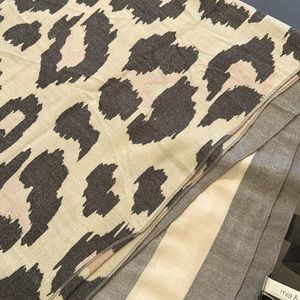 Womens scarf NWT